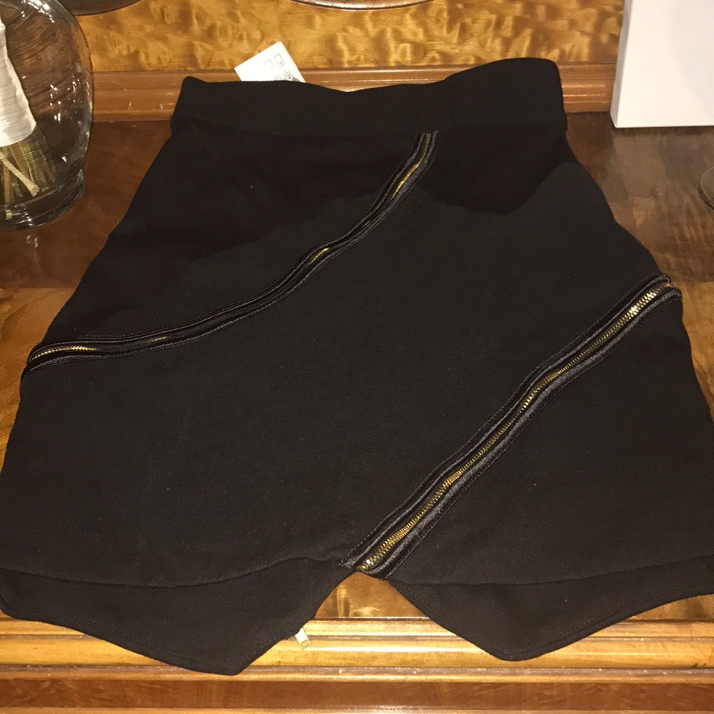 Carmen Marc Valvo mini skirt